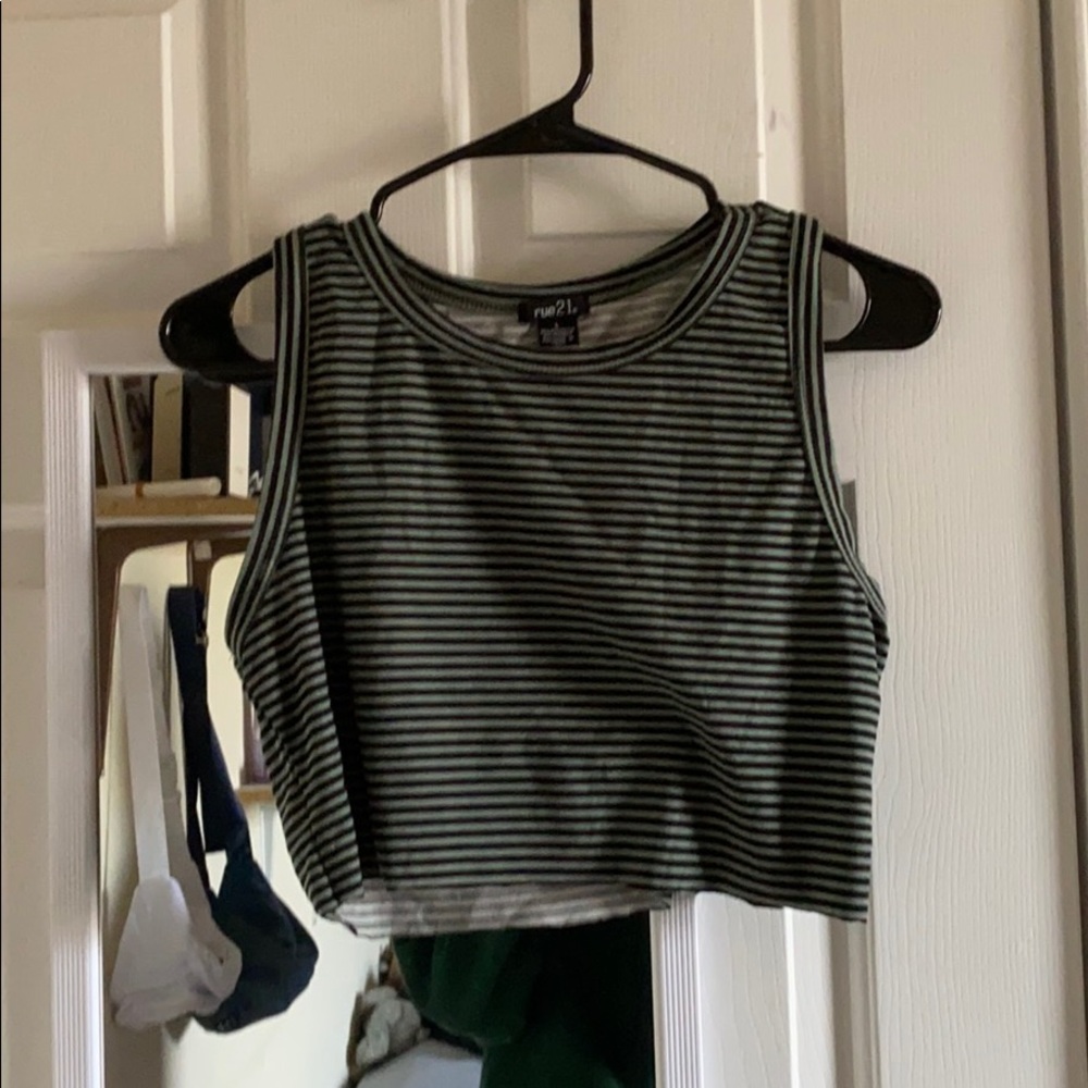 Green stripped crop top